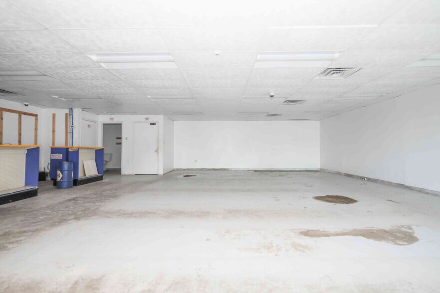 More Photos Of 62240 Bailey Rd, Barnesville Warehouse For Lease