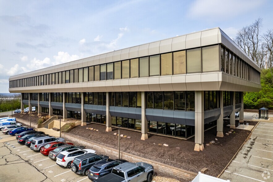 More Photos Of 400 Holiday Dr, Pittsburgh Office For Sale