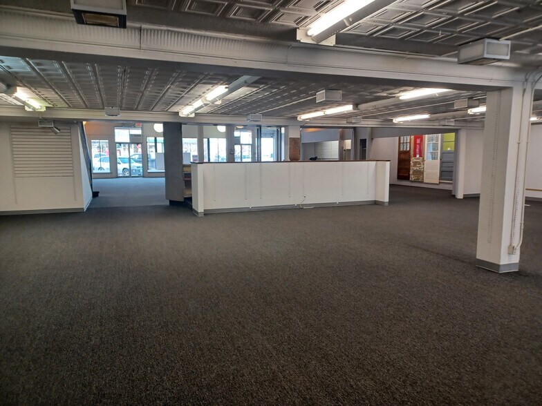 More Photos Of 724 Laurel St, Brainerd General Retail For Lease