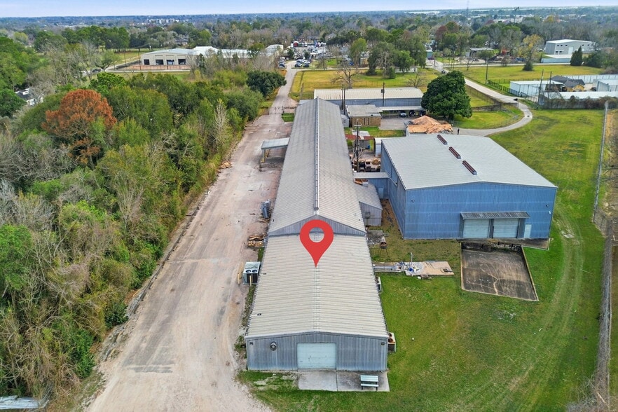 More Photos Of 13025 Fadeway ln, Houston Industrial For Lease