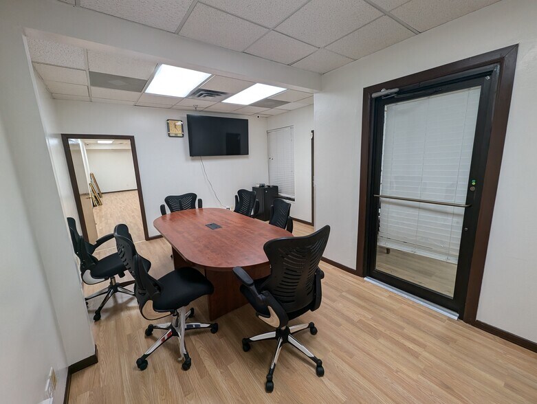 More Photos Of 4005 Menchaca Rd, Austin Medical For Sale