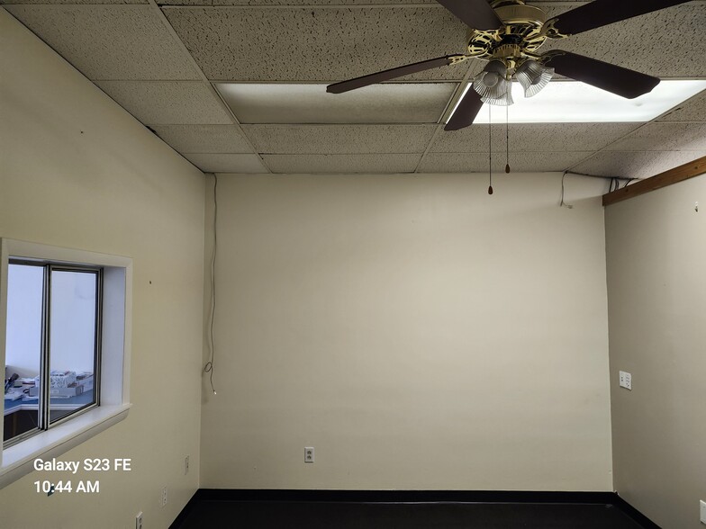 More Photos Of 716 Macdade Blvd, Folsom Freestanding For Sale