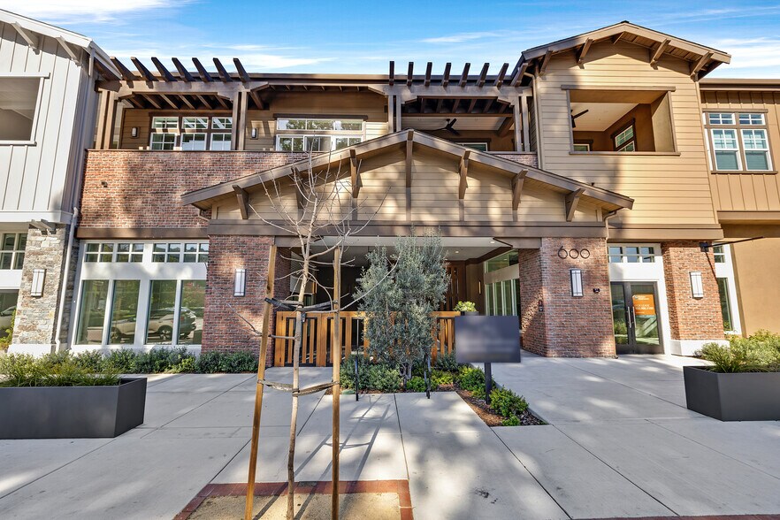 More Photos Of 600 Hartz Ave, Danville Storefront Retail Residential For Lease