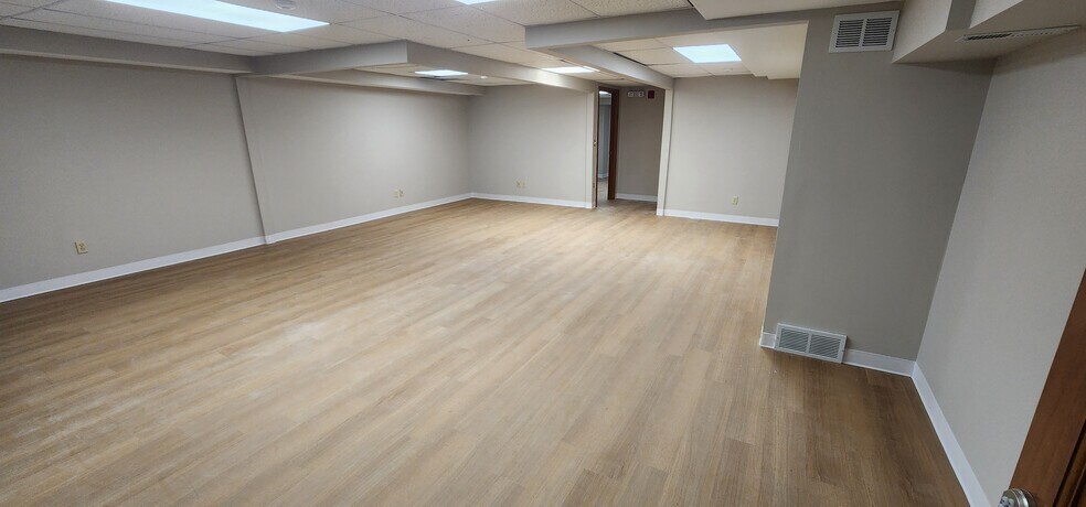 More Photos Of 450 S Durkin Dr, Springfield Office For Sale