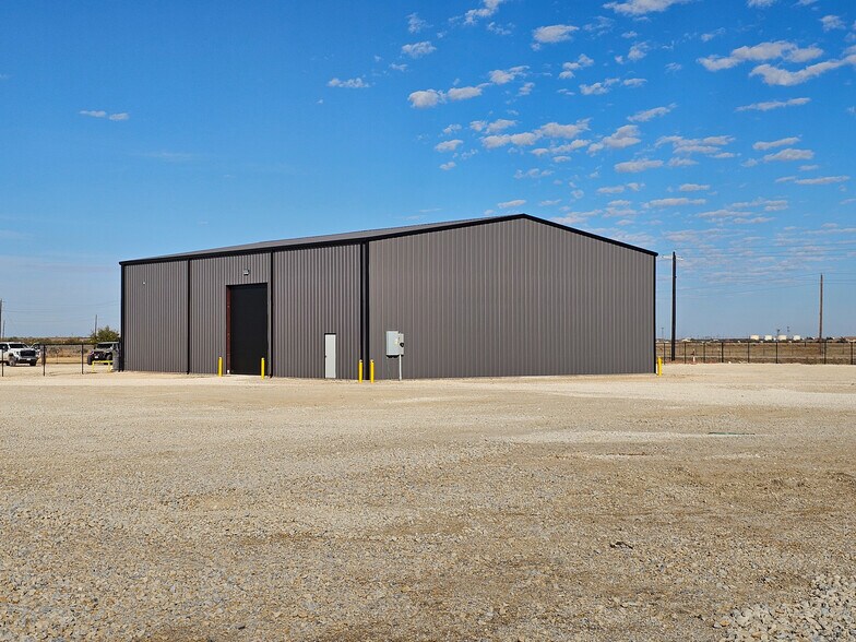 More Photos Of 3098 FM 707, Tye Warehouse For Lease