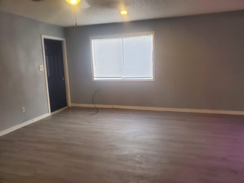 More Photos Of 2100-2108 Sidney St, Pine Bluff Apartments For Sale