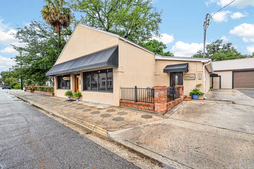 More Photos Of 1607 Norwich St, Brunswick Flex For Sale