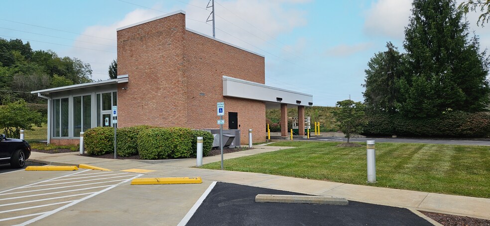 Primary Photo Of 20940 Route 19, Cranberry Township Bank For Lease