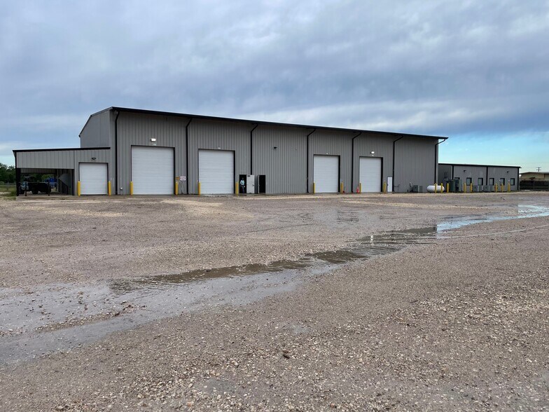 More Photos Of 1105 County Road 235 Giddings, Giddings Industrial For Sale