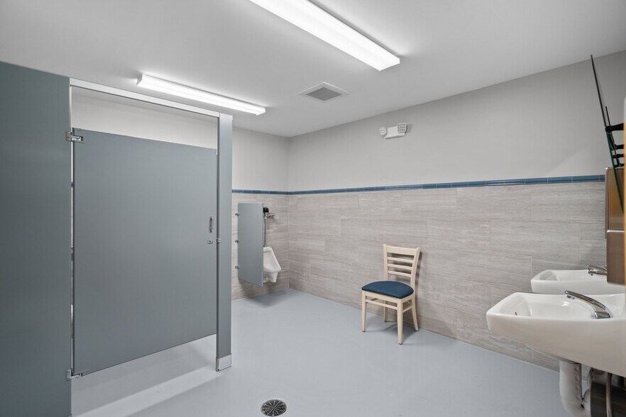 More Photos Of 4810 Long Beach Rd SE, Southport General Retail For Sale