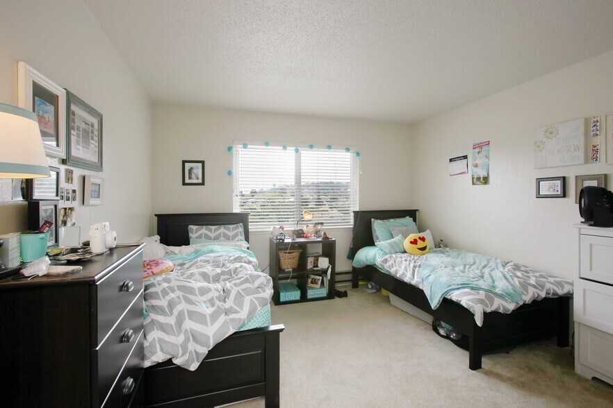 More Photos Of 2200 Village Ct, Belmont Apartments For Sale