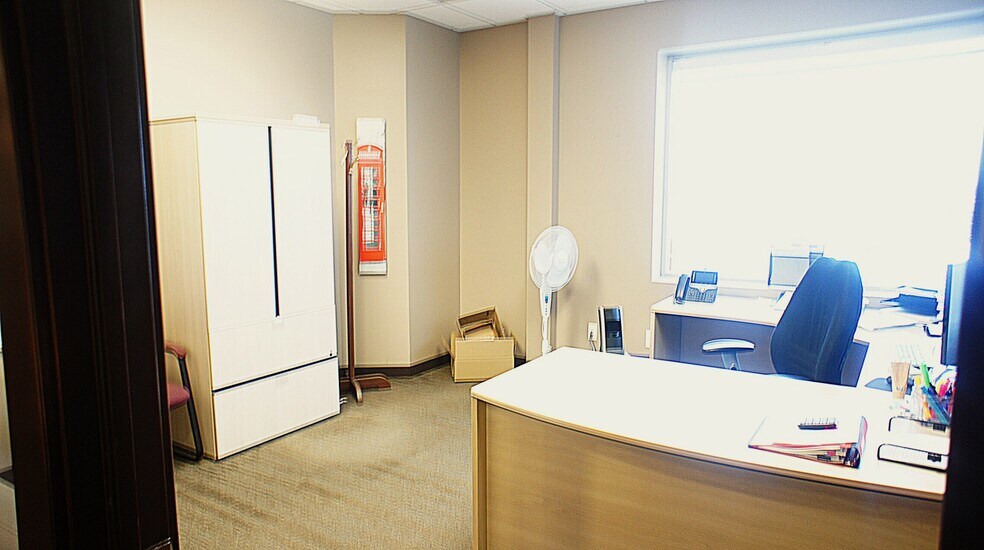 More Photos Of 9 Chippewa Rd, Sherwood Park Office For Lease