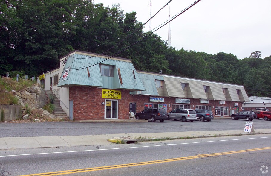 More Photos Of 1031 Plainfield St, Johnston Storefront Retail Office For Lease