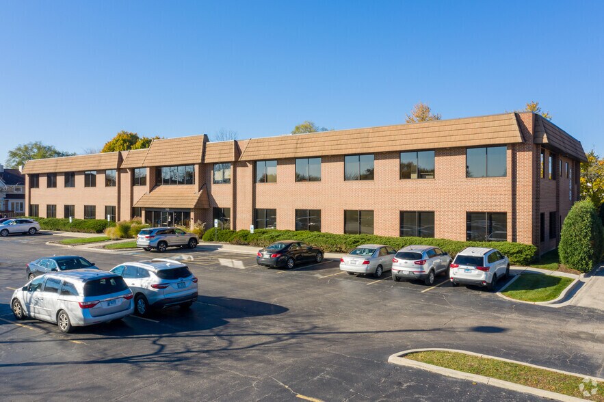More Photos Of 355 W Dundee Rd, Buffalo Grove Medical For Lease