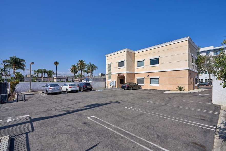 More Photos Of 5821 Beach Blvd, Buena Park Medical For Lease