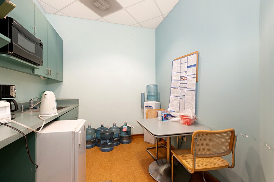 More Photos Of 8736 Production Ave, San Diego Light Manufacturing For Lease