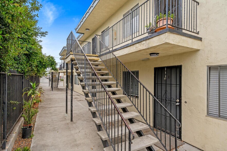 More Photos Of 1041 Calla Ave, Imperial Beach Apartments For Sale