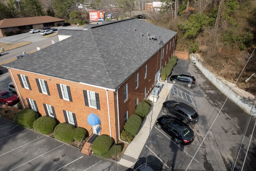 More Photos Of 2170 Clearbrook Rd, Birmingham Office For Sale