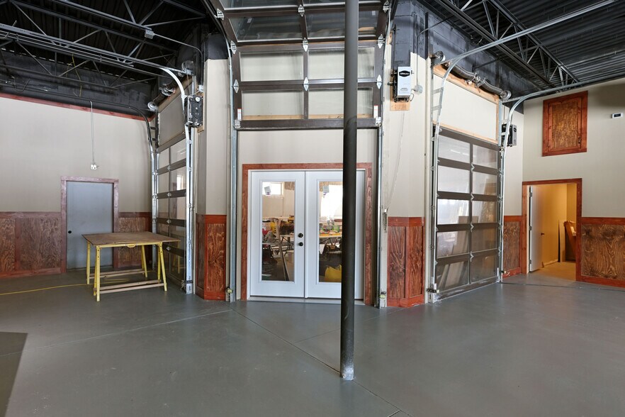 More Photos Of 11706 N Eaton Rd, Hayward Bar For Sale