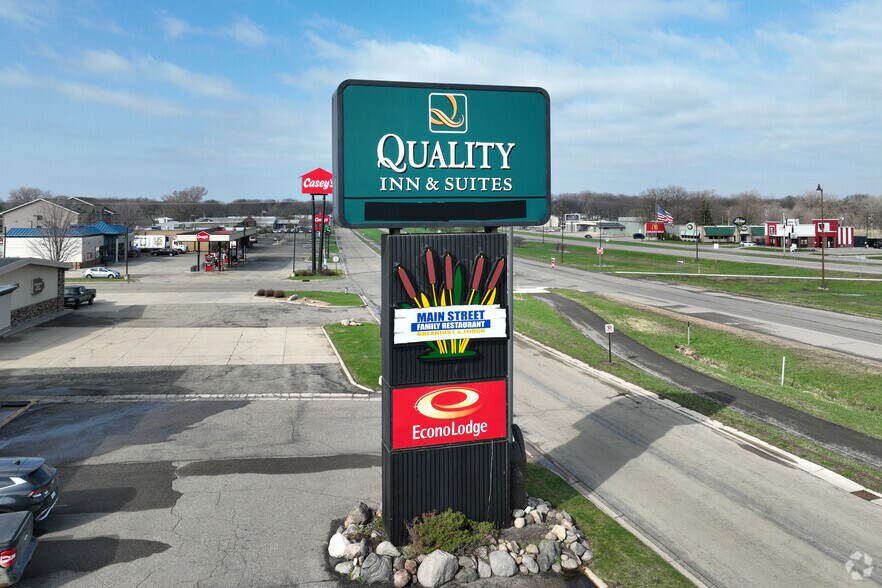 More Photos Of 2306 E Main St, Albert Lea Hospitality For Sale