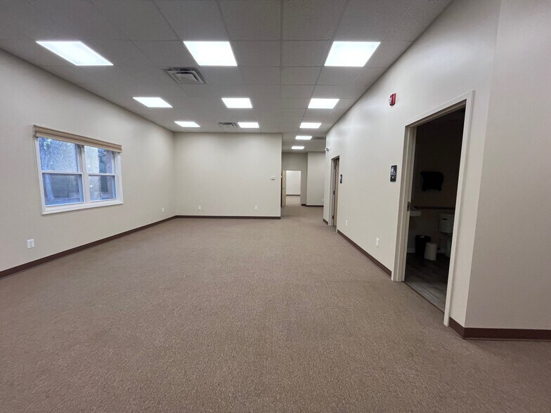 More Photos Of 612 Gravelly Hollow Rd, Medford Warehouse For Lease