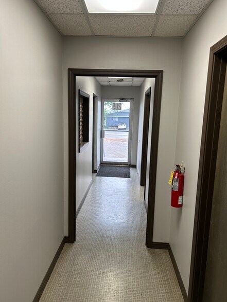 More Photos Of 209 E Wade Ave, Mountain Home Distribution For Sale