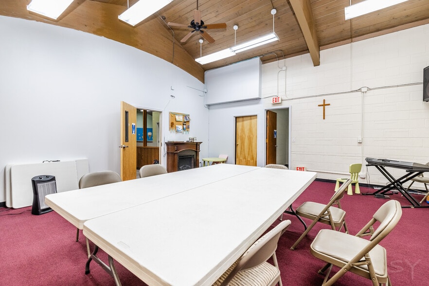 More Photos Of 1437 Oakton St, Park Ridge Specialty For Sale