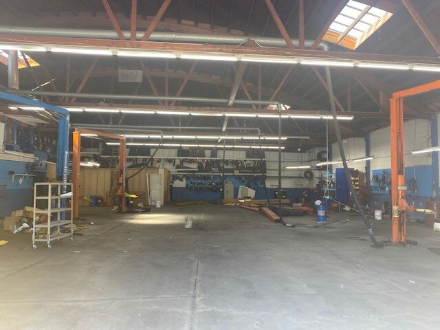 More Photos Of 2051 Ashby Ave, Berkeley Auto Repair For Lease