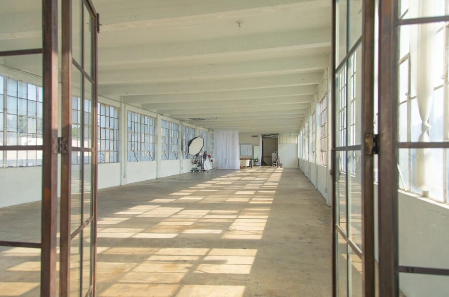 More Photos Of 1515 Compton Ave, Los Angeles Warehouse For Lease