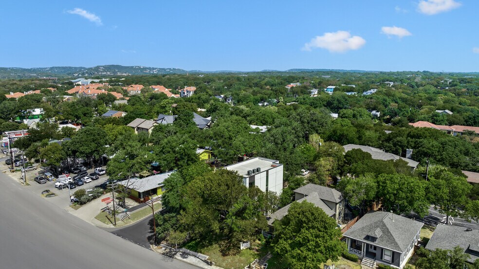 More Photos Of 2208 Lake Austin Blvd, Austin Office Residential For Sale