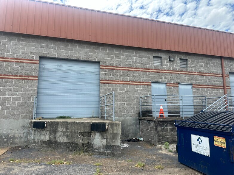 More Photos Of 4200 Lamar Ave, Memphis Warehouse For Lease