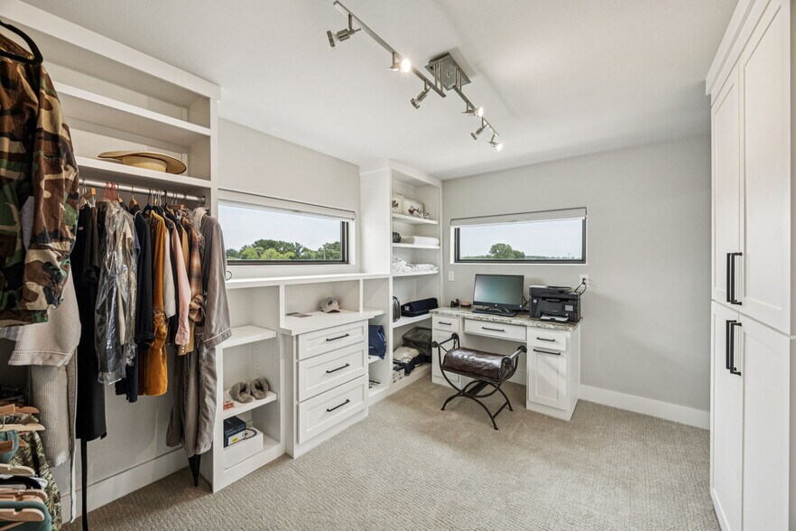 More Photos Of 863 Vz County 1508 rd, Van Airplane Hangar For Sale