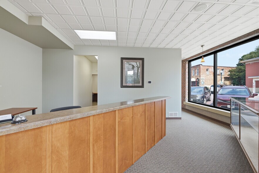 More Photos Of 200 S Minnesota Ave, Saint Peter Office For Sale