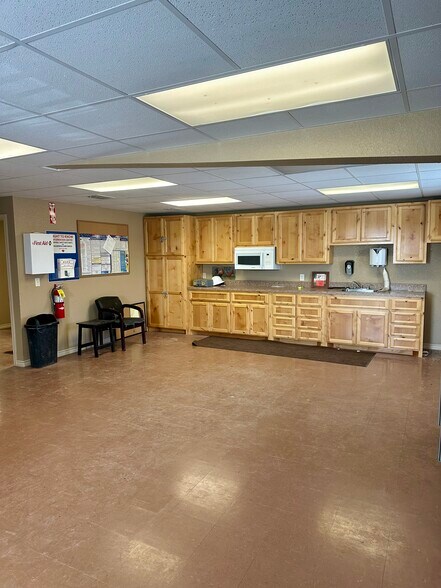 More Photos Of 6703 FM 1784, Pleasanton Warehouse For Sale