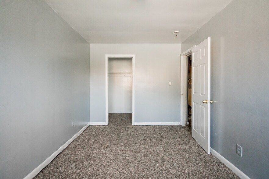 More Photos Of 9441 Queen St, Detroit Multifamily For Sale
