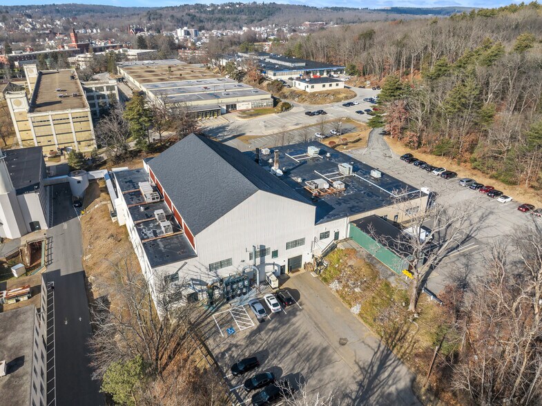 More Photos Of 10 Cabot St, Southbridge Warehouse For Lease
