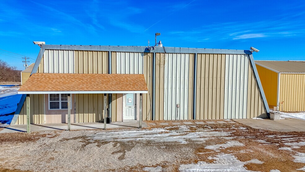 More Photos Of 1292 SW 125th Rd, Holden Light Manufacturing For Sale