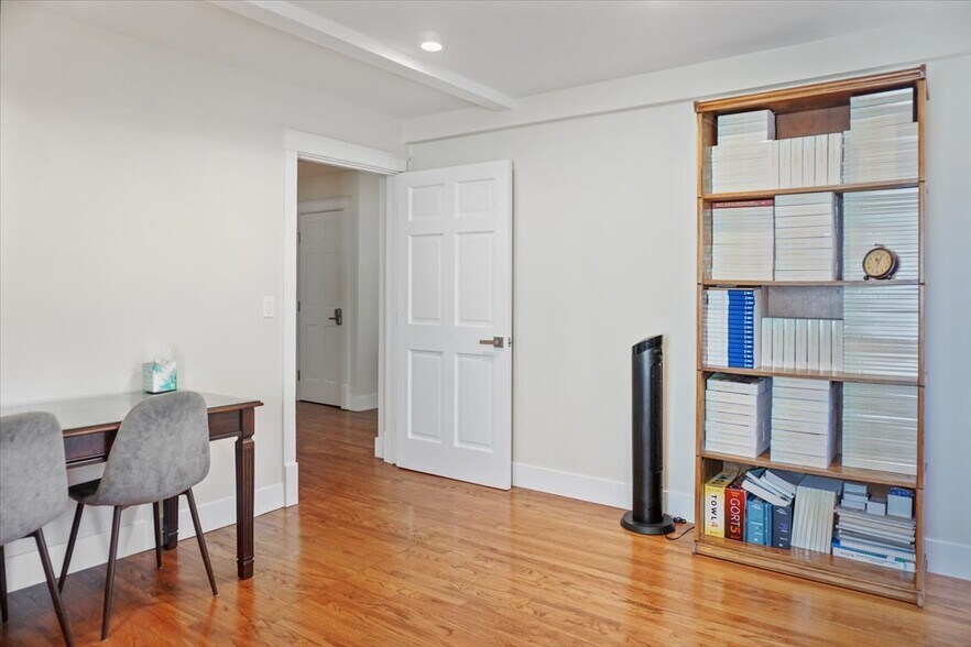 More Photos Of 1191 E Walnut St, Pasadena Office Residential For Lease