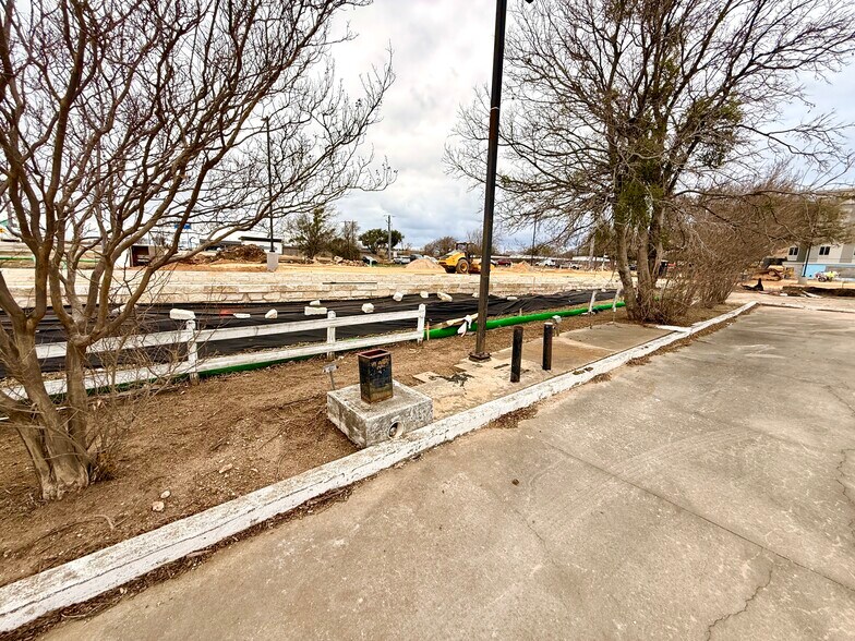More Photos Of 321 IH 35 N, Georgetown Land For Sale