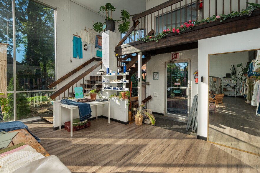 More Photos Of 220 Xenia Ave, Yellow Springs Storefront For Sale