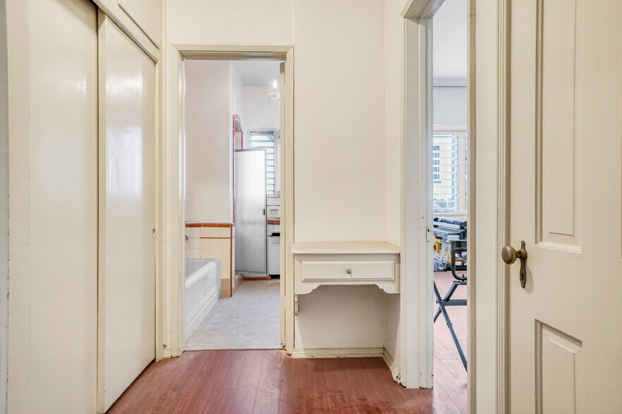 More Photos Of 728 S Genesee Ave, Los Angeles Apartments For Sale