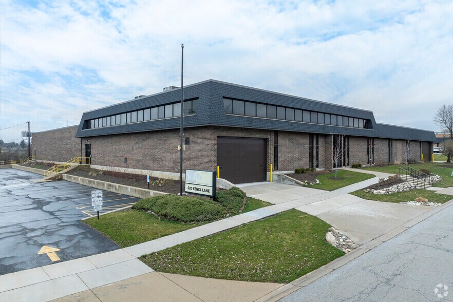 More Photos Of 200-220 Fencl Ln, Hillside Manufacturing For Sale