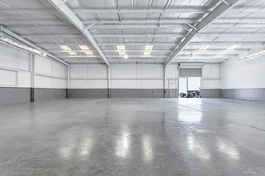 More Photos Of 1782 Calumet St, Clearwater Warehouse For Lease