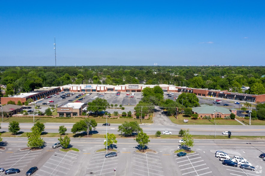 More Photos Of 946 Orleans Rd, Charleston Unknown For Lease