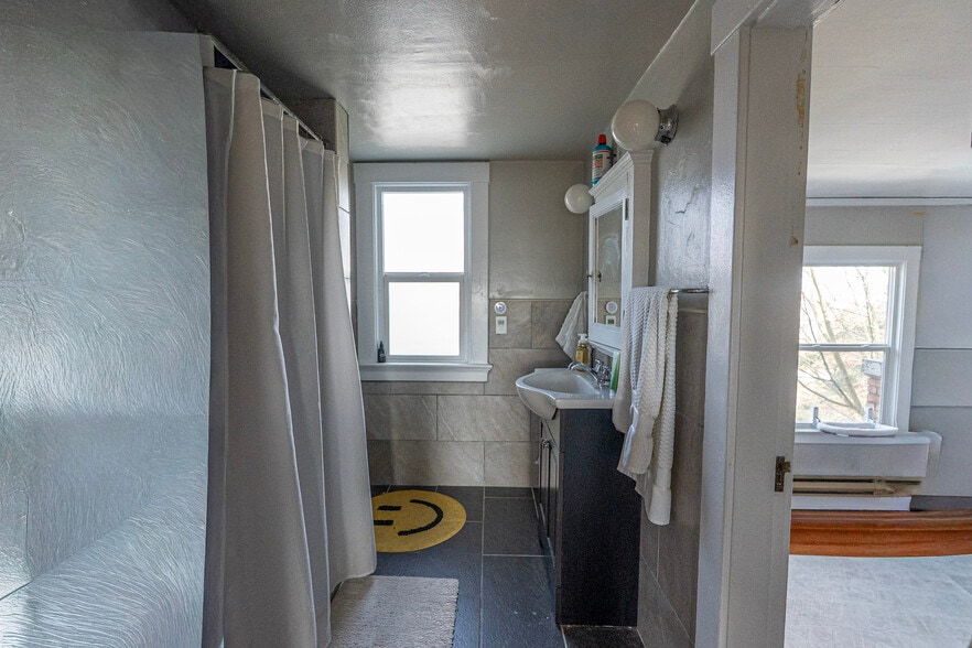 More Photos Of , Tacoma Multifamily For Sale