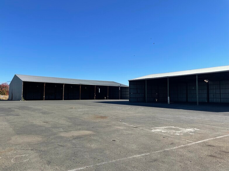 More Photos Of 5033 Feather River Blvd, Olivehurst Manufacturing For Lease