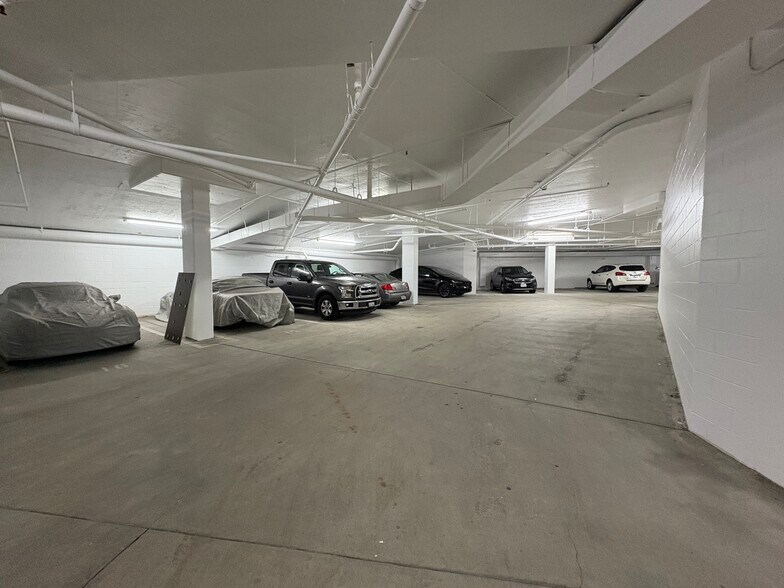 More Photos Of 435 N Pacific Coast Hwy, Redondo Beach Office For Lease