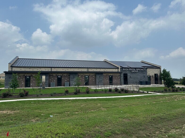 More Photos Of 171 Carpenter Hill Dr, Buda Medical For Lease