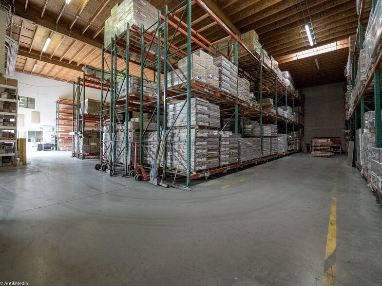 More Photos Of 1730 W Buchanan St, Phoenix Warehouse For Lease