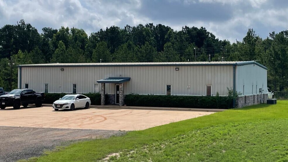 More Photos Of 5104 Estes Pky, Longview Warehouse For Sale